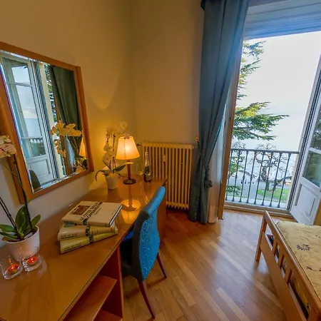 Lägenhet Sleeps 5 Menaggio